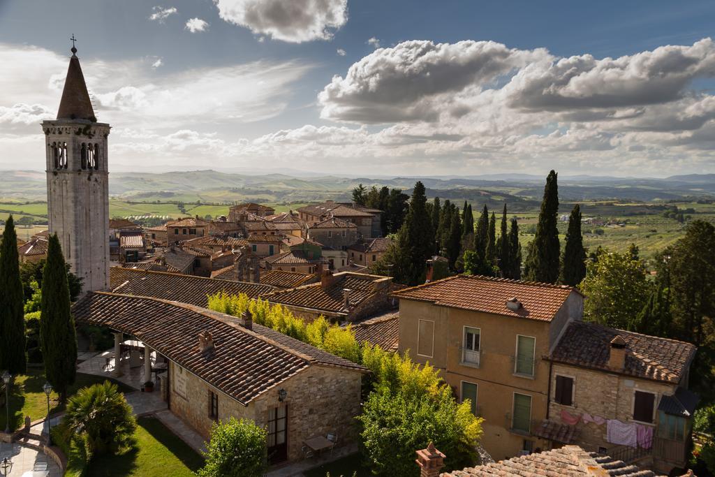 Castello Delle Serre ราโปลาโนแตร์เม ภายนอก รูปภาพ