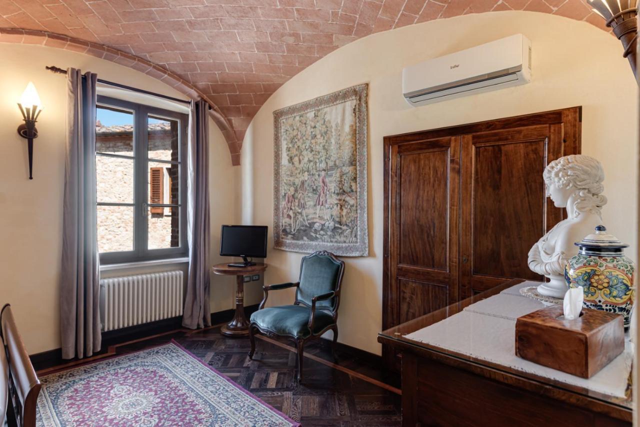 Castello Delle Serre ราโปลาโนแตร์เม ภายนอก รูปภาพ