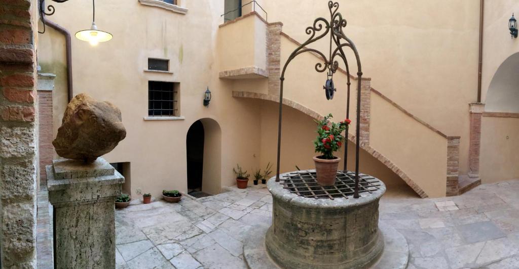 Castello Delle Serre ราโปลาโนแตร์เม ภายนอก รูปภาพ